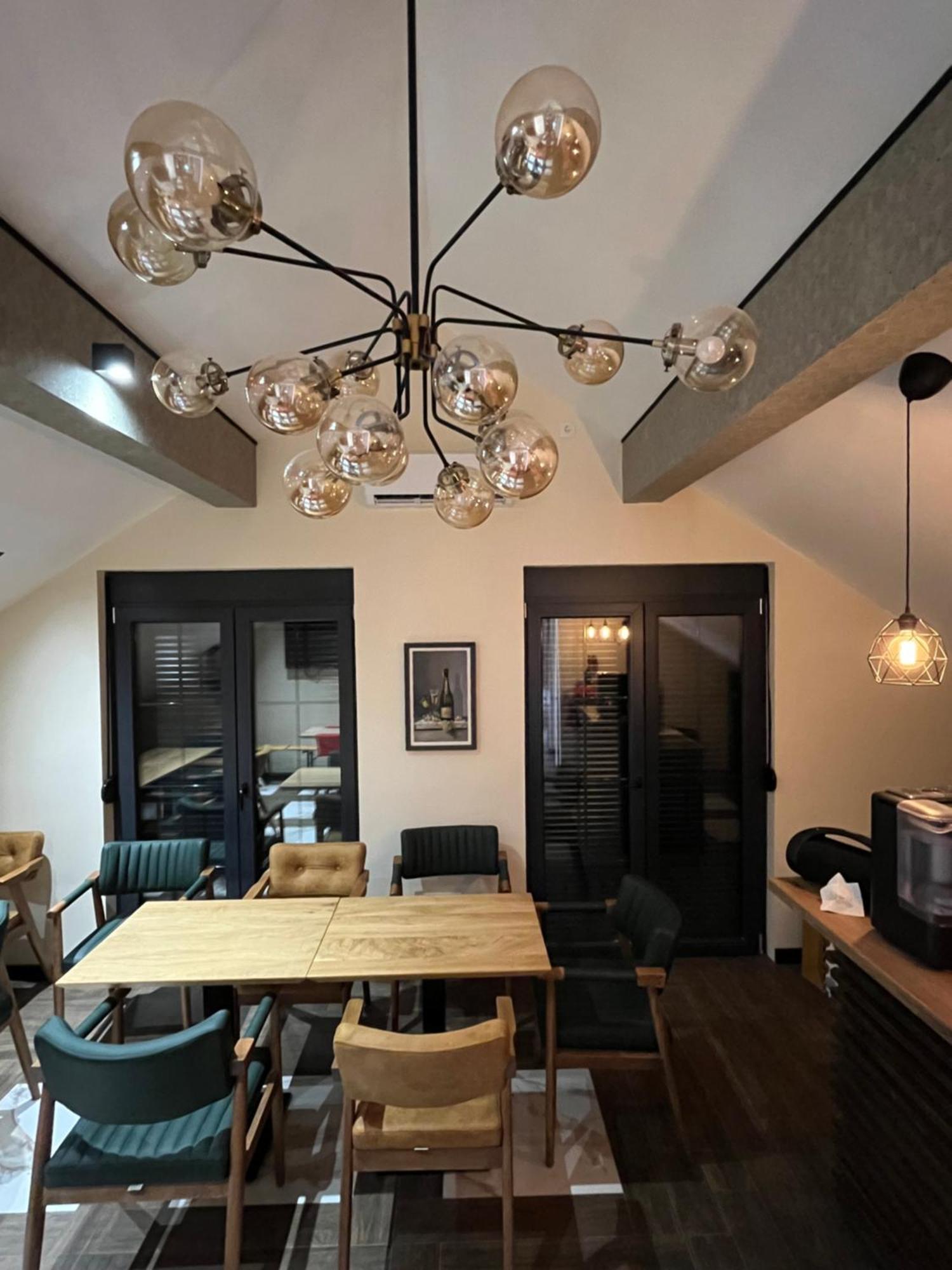 La Roue Hotell Vrsac Eksteriør bilde