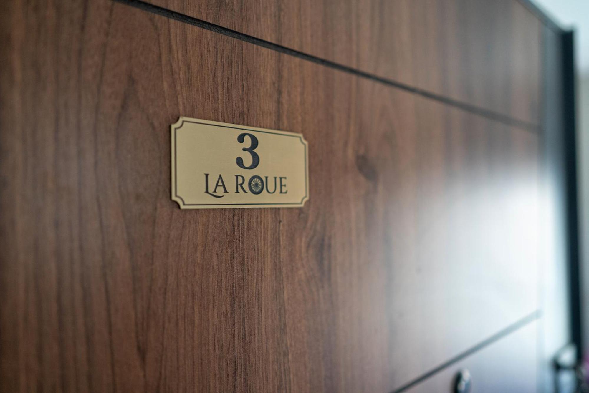 La Roue Hotell Vrsac Eksteriør bilde