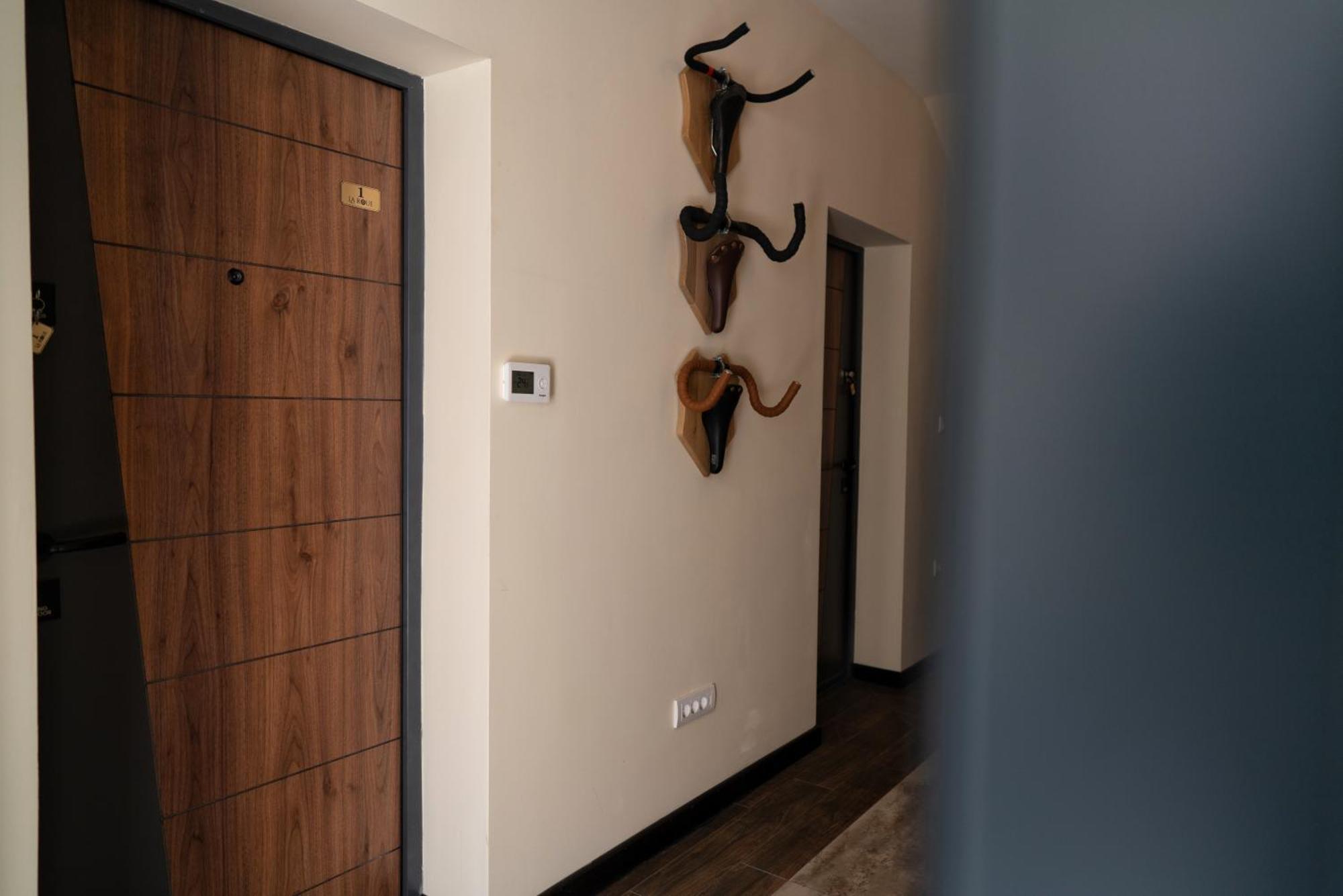 La Roue Hotell Vrsac Eksteriør bilde