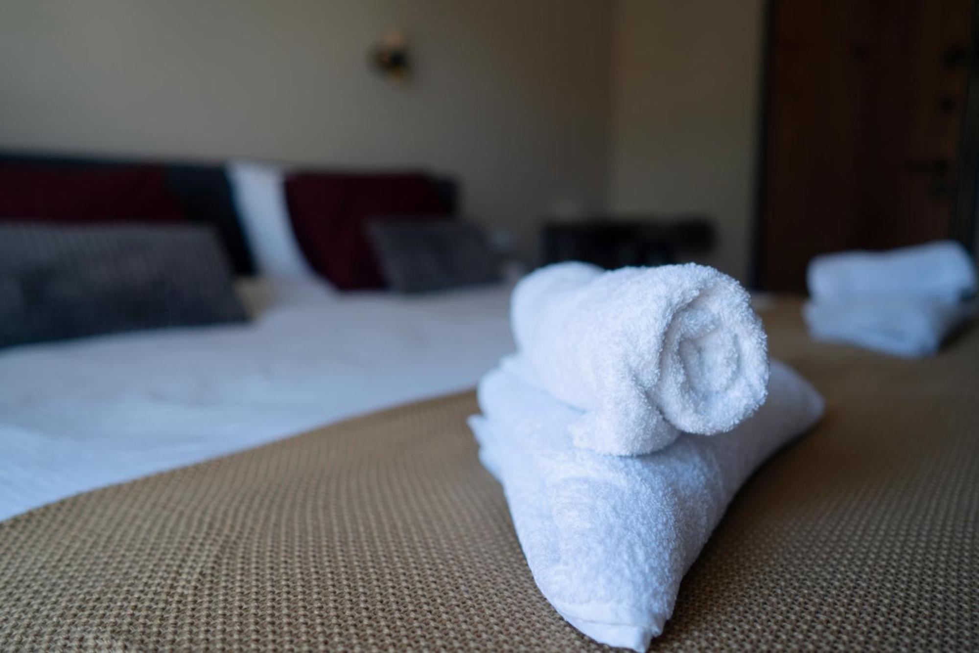 La Roue Hotell Vrsac Eksteriør bilde